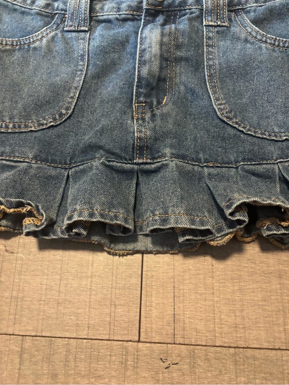 ⭐️3/$20⭐️Y2K Denim Ruffle Hem Mini Skirt - Picture 3 of 5